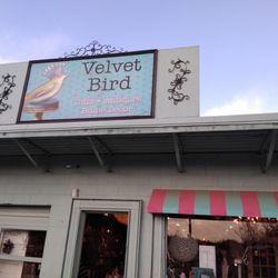 Velvet Bird - Such a fun place! I always find many treasure's here!