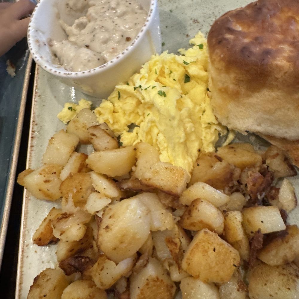 Biscuits & Turkey Sausage Gravy With Eggs Biscuits & Turkey Sausage Gravy With Eggs