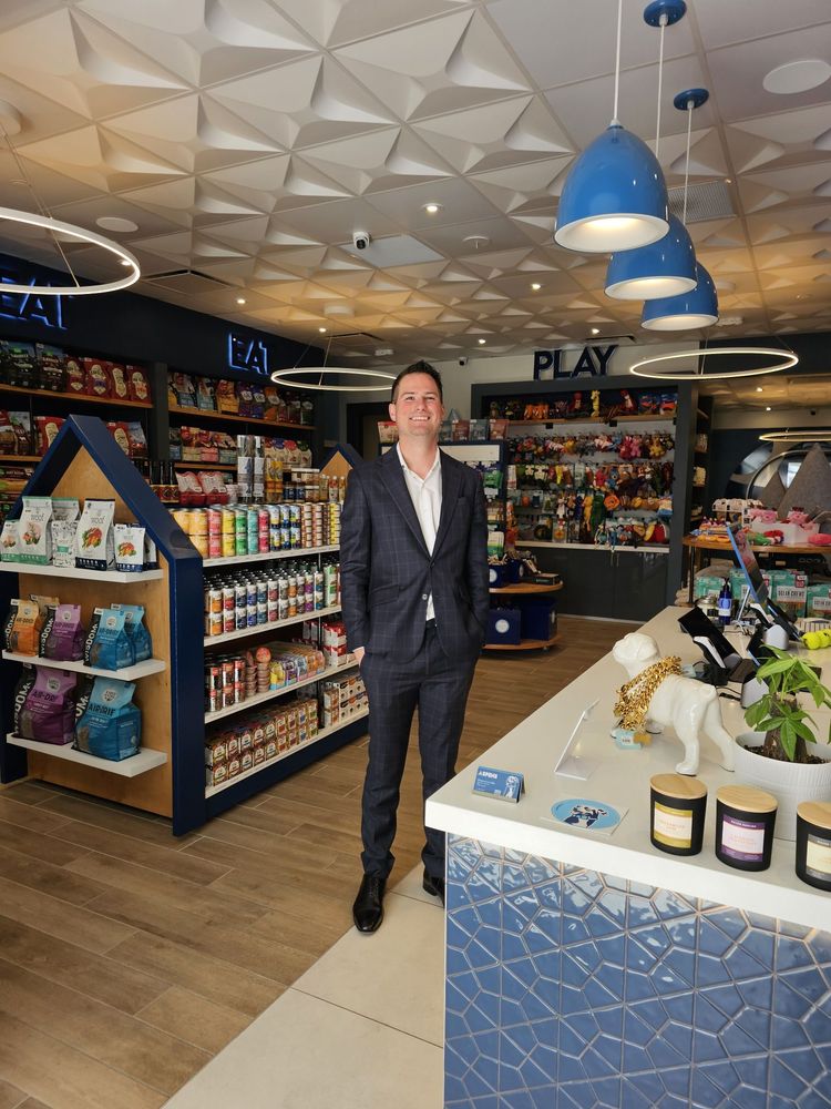 ASPEN’S DOG HOUSE Updated July 2024 12 Photos 8867 Villa La Jolla