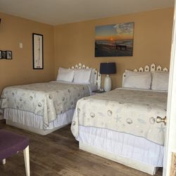 Room 9 two double beds