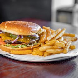 Wise Guys Deli West Warwick - Burger