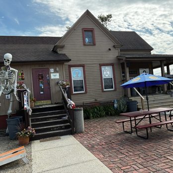 Valley Tavern - A little hint of spooky! - Dive Bars Near Me - Valley View, Ohio Valley Tavern - A little hint of spooky! - Dive Bars Near Me - Valley View, Ohio