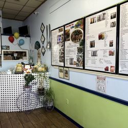 Q-Cup Boba Tea - This is near the entry area - nice to see the menu posted on the wall.