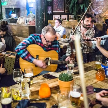 Howl At the Moon - Pubs Near Me - London, XGL