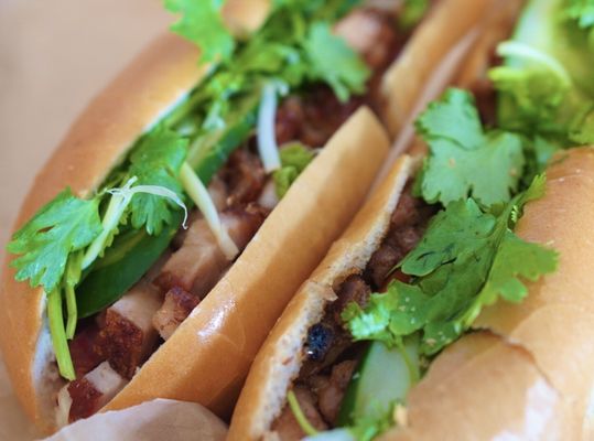 Le’s Banh Mi by null