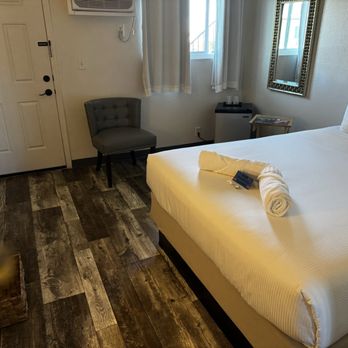 NIRVANA HOTEL - Room 13 - Hotels Near Me - Las Vegas, Nevada
