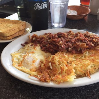 Cahoots Corner Cafe - 8-10-17 Corn beef hash, Eggs, Hash browns, Sourdough toast - Breakfast & Brunch Near Me - Oakdale, California
