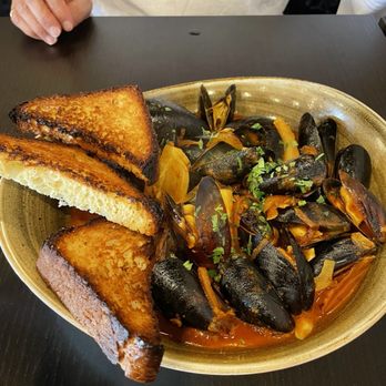 Six One Nine Supper Club - Mussels - Cocktail Bars Near Me - Wallingford, Connecticut Six One Nine Supper Club - Mussels - Cocktail Bars Near Me - Wallingford, Connecticut