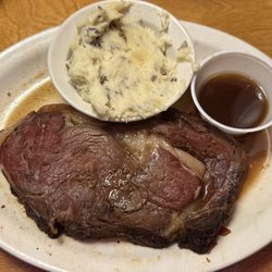 Texas Roadhouse - 12 oz Prime Rib* medium well with Au Jus & Mashed Potatoes