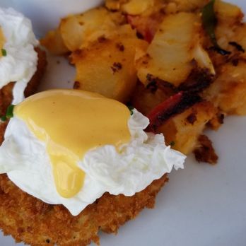 Perch - Crab cake Benedict - good! - Lounges Near Me - Los Angeles, California Perch - Crab cake Benedict - good! - Lounges Near Me - Los Angeles, California