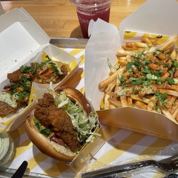 Starbird Chicken - Indian Hotbird Tender Box Indian Hotbird Sandwich Masala Street Fries Blueberry Lemonade - Chicken Shop Near Me - Campbell, California