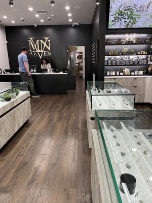 The Maven Store by null