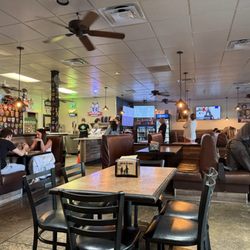 Brothers - Dining area