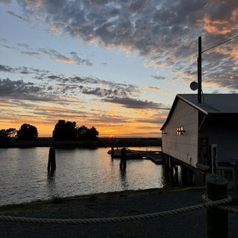 Jellystone Park Tower Park - Campgrounds Near Me - Lodi, California