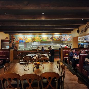 Skipolini's - Dinning room, big table mad e for our group of 20 - Italian Near Me - Rocklin, California Skipolini's - Dinning room, big table mad e for our group of 20 - Italian Near Me - Rocklin, California