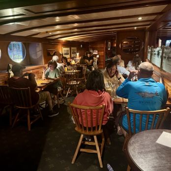 York Harbor Inn - Ship's Cellar Pub - Hotels Near Me - York Harbor, Maine York Harbor Inn - Ship's Cellar Pub - Hotels Near Me - York Harbor, Maine