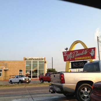 McDonald's - Old school sign - Fast Food Near Me - Houston, Texas McDonald's - Old school sign - Fast Food Near Me - Houston, Texas