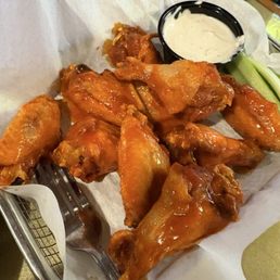 Chicken wings, toss and hot sauce extra crispy very good