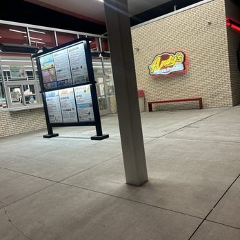Andy's Frozen Custard - Patio - Ice Cream & Frozen Yogurt Near Me - Independence, Missouri