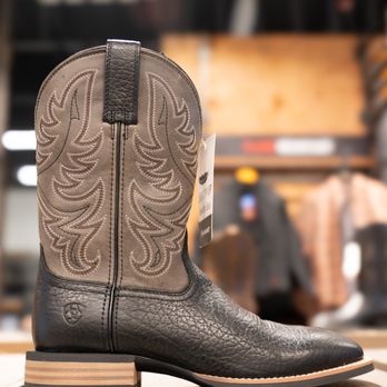 Ariat - Men's Clothing Near Me - Portland, Oregon Ariat - Men's Clothing Near Me - Portland, Oregon