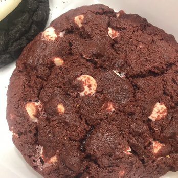 Crumbl - Lutz - Red Velvet - Bakeries Near Me - Lutz, Florida Crumbl - Lutz - Red Velvet - Bakeries Near Me - Lutz, Florida