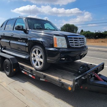 Magic City Towing - Cadillac Escalade EXT  Towing From Hemet to Palm Springs. We can help with your vehicle. Tow truck near me. - Towing Near Me - Riverside, California