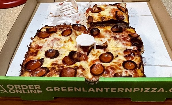 Green Lantern Pizza by null