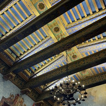 Santa Barbara County Courthouse - Gorgeous ceiling inside the courthouse. - Landmarks & Historical Buildings Near Me - Santa Barbara, California Santa Barbara County Courthouse - Gorgeous ceiling inside the courthouse. - Landmarks & Historical Buildings Near Me - Santa Barbara, California
