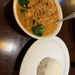 Peanut curry with chicken