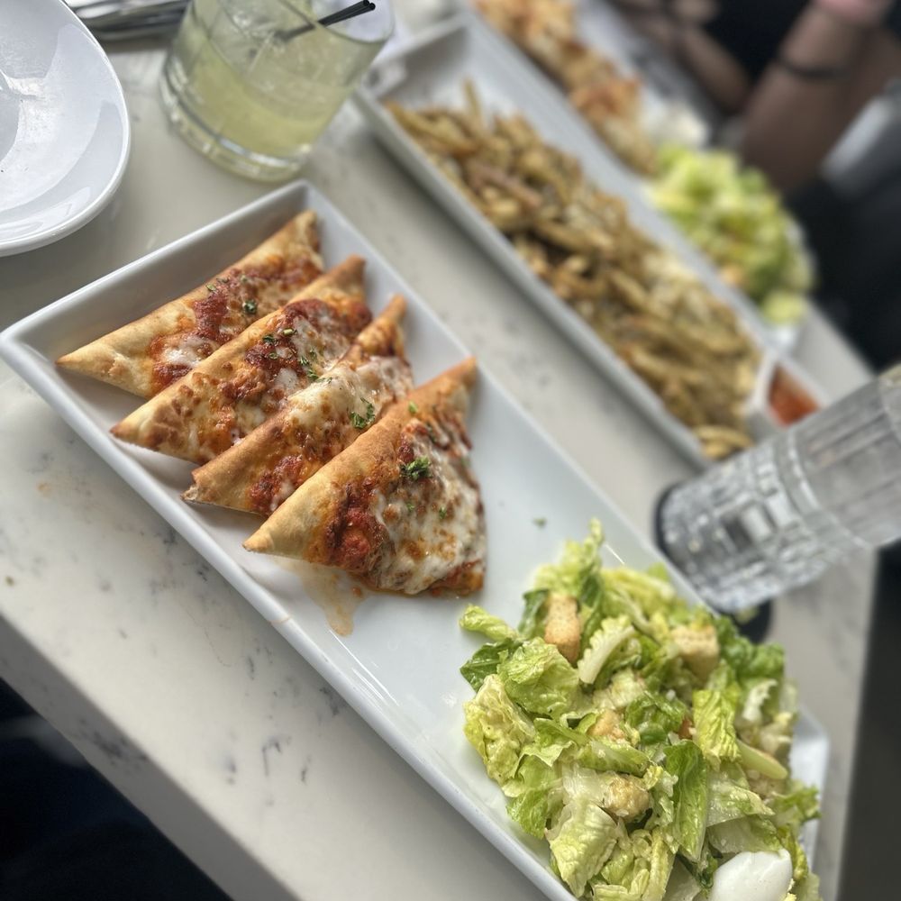 ENZO Italian Restaurant - Margherita flat bread - Italian Near Me - Moses Lake, Washington