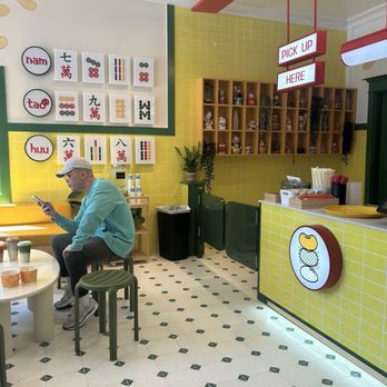 Nam Tao Huu - Decor and seating - Bubble Tea Near Me - Portland, Oregon