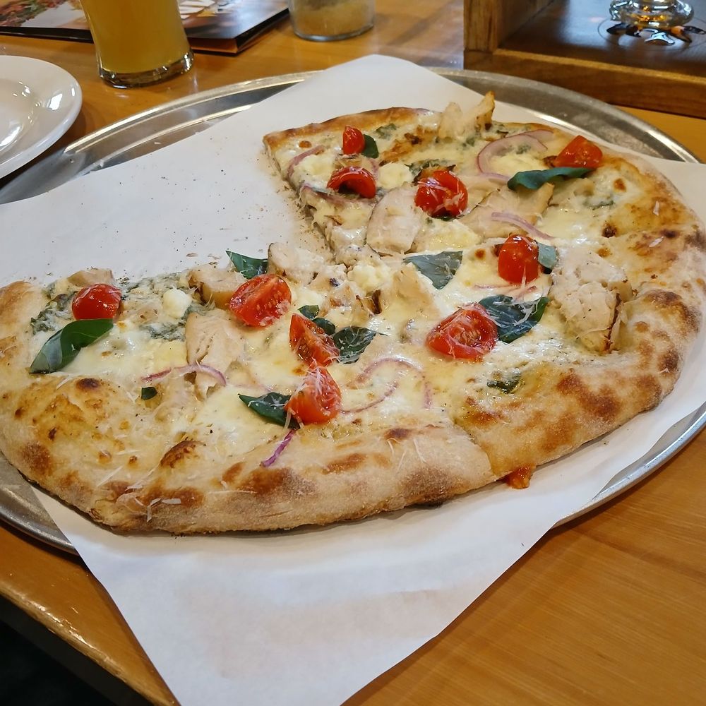 OMNI Brewery & Taproom - Tuscan chicken pizza - Breweries Near Me - Victoria, Minnesota OMNI Brewery & Taproom - Tuscan chicken pizza - Breweries Near Me - Victoria, Minnesota