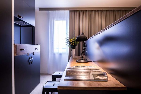 Best Western Plus Suitcase Paris La Défense. by null