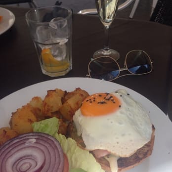 Marmalade - Triple whammy breakfast burger, coffee and cava. Great way to start a long day of sightseeing! :-) - Lounges Near Me - Barcelona, B