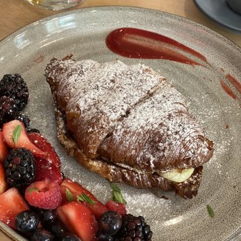 Bachour - Croissant French toast - Bakeries Near Me - Coral Gables, Florida Bachour - Croissant French toast - Bakeries Near Me - Coral Gables, Florida