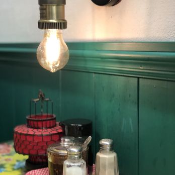 Chinatown BBQ - Quaint setup. - Barbeque Near Me - Vancouver, British Columbia