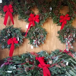 Spruce Goose Farm - Wreath selection.