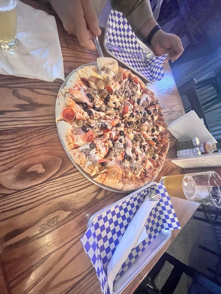 THE TRACKS BAR & GRILL Updated October 2024 1101 /27 St, Vader