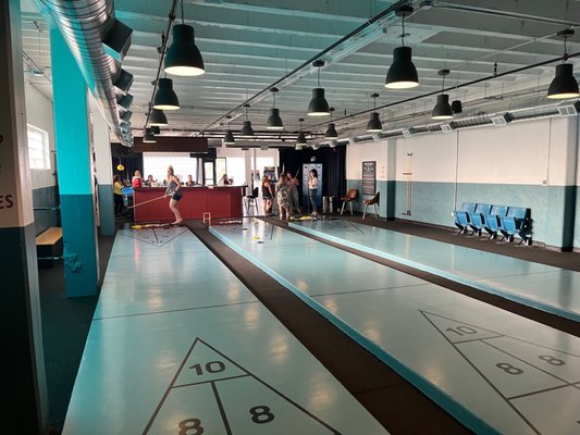 Ludo's Shuffleboard Bar by null
