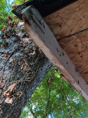 Right-Hand Roofing Logo