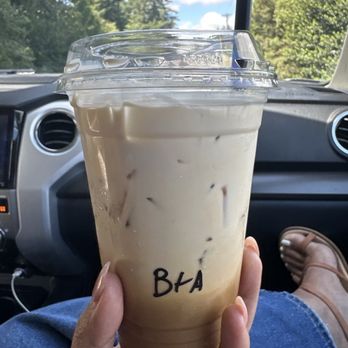 Bow and Arrow Coffeehouse - 20 oz iced Bow+Arrow latte - Coffee & Tea Near Me - Damascus, Oregon