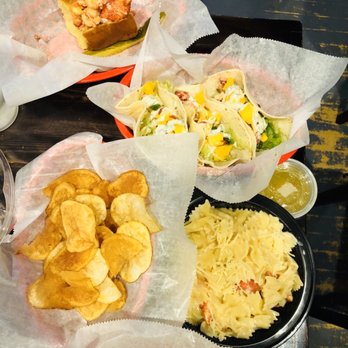 Lobstah On A Roll - Bostonian New England Tacos Lobstah Mac Clam Chowdah /Cup - Seafood Near Me - Boston, Massachusetts Lobstah On A Roll - Bostonian New England Tacos Lobstah Mac Clam Chowdah /Cup - Seafood Near Me - Boston, Massachusetts