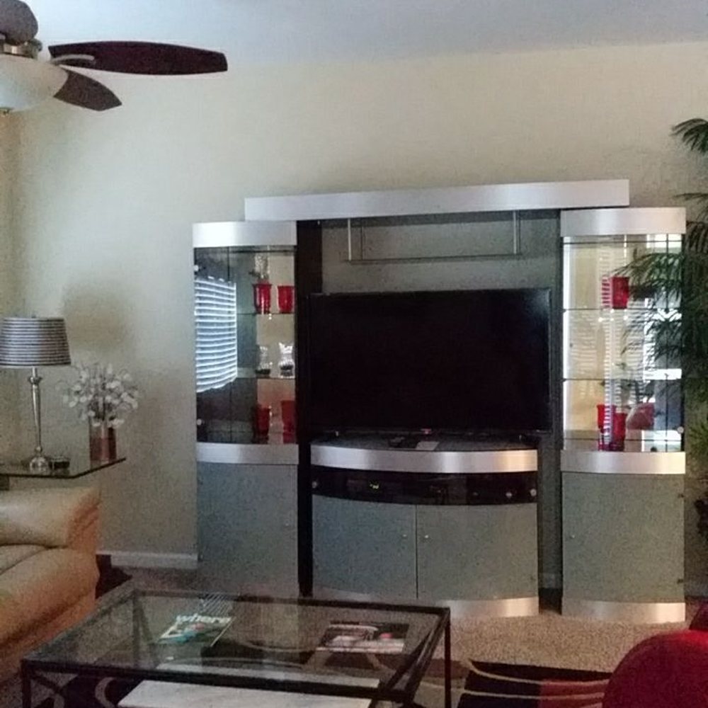 Vista Cay Rentals - Living room entertainment center tv - Vacation Rentals Near Me - Orlando, Florida Vista Cay Rentals - Living room entertainment center tv - Vacation Rentals Near Me - Orlando, Florida