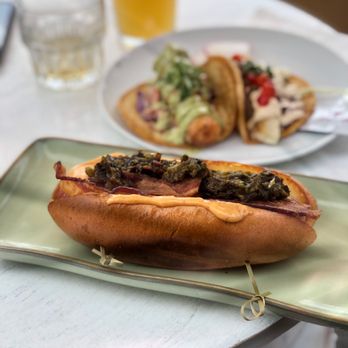 Venice Beach Bar & Kitchen - Hot Dog - Dive Bars Near Me - Venice, California