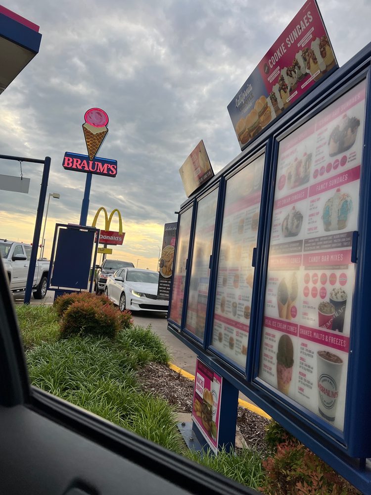 BRAUMS ICE CREAM & DAIRY STRS Updated September 2024 10 Photos & 31
