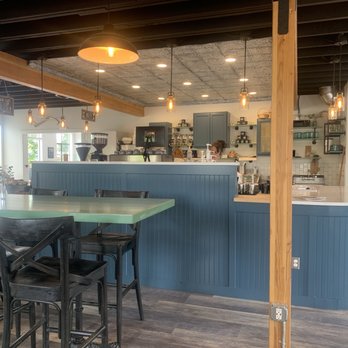 Junction Roastery - Excellent service and coffee. Nice place to hang out. - Coffee Roasteries Near Me - Redmond, Oregon
