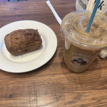 Vanilla Gorilla Cafe - Zucchini Bread and an Iced Vanilla Latte - Coffee & Tea Near Me - New York, New York Vanilla Gorilla Cafe - Zucchini Bread and an Iced Vanilla Latte - Coffee & Tea Near Me - New York, New York