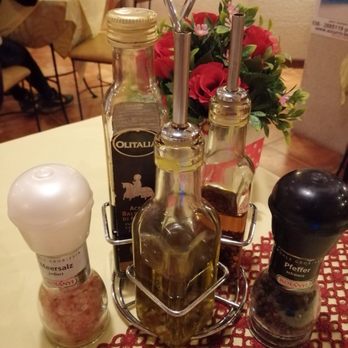 Ristorante Al Bacio - Condiments - I appreciate that they have salt and pepper grinders: it makes a big difference in taste. - Italian Near Me - Angeles, PAM Ristorante Al Bacio - Condiments - I appreciate that they have salt and pepper grinders: it makes a big difference in taste. - Italian Near Me - Angeles, PAM