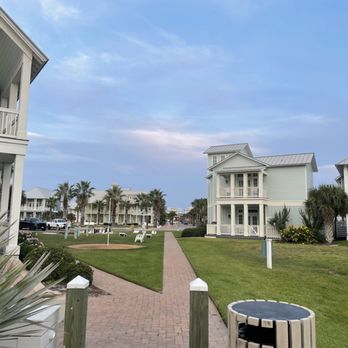 Cinnamon Shore - Walkway view - Vacation Rentals Near Me - Port Aransas, Texas