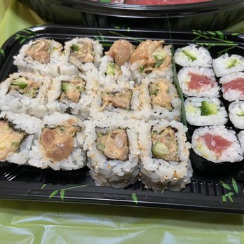 Sushi Yoshi - Best Spicy Tuna around! - Sushi Bars Near Me - Torrance, California Sushi Yoshi - Best Spicy Tuna around! - Sushi Bars Near Me - Torrance, California